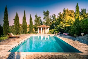 The pool with stunning views to the Pyrenees.