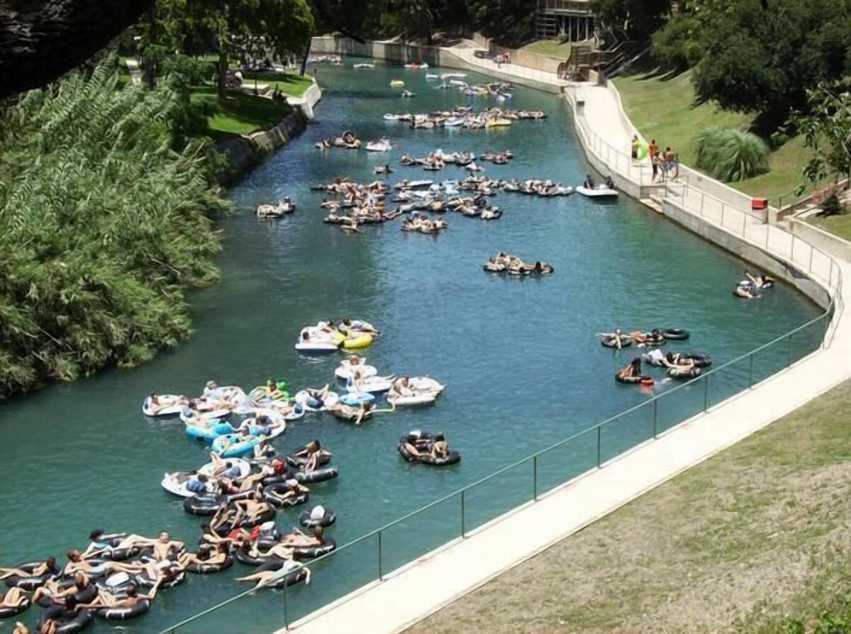 WATERFRONT with direct access to Comal River and across from Schlitterbahn