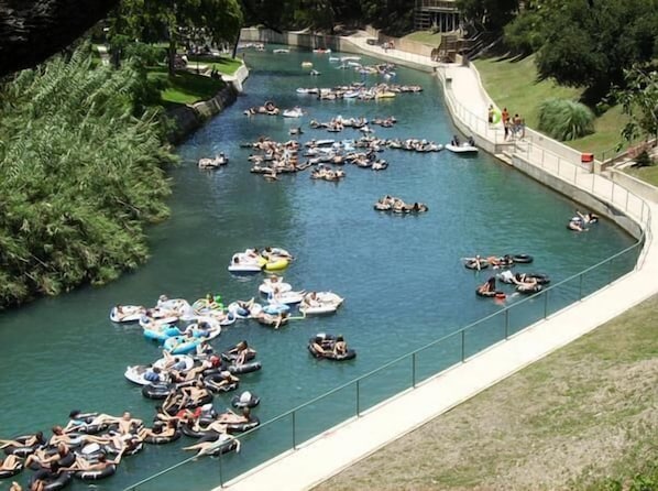 Bird's eye view of the Comal River in full swing