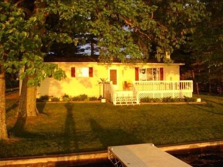 Front of cottage.Over looks lake.