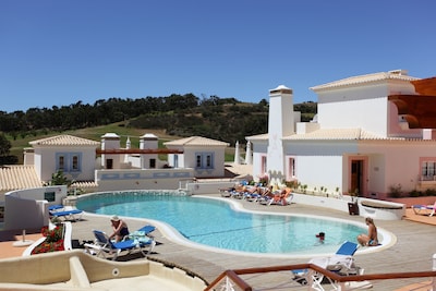 Luxus-Villa mit Verbindungstür, herrlicher Blick auf den Golfplatz, bester Pool, fabelhafte Strände