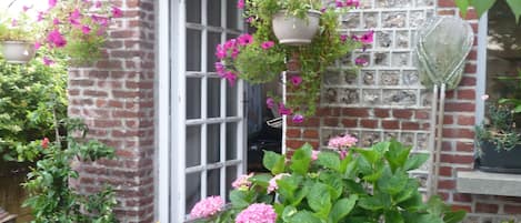 la maison vue de la terrasse