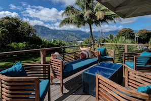 Front Lanai Lounging at it's best