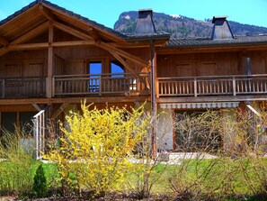 Chalet showing back terrace