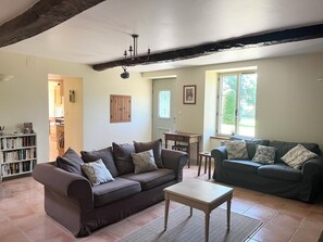 Le Clos - The Lounge