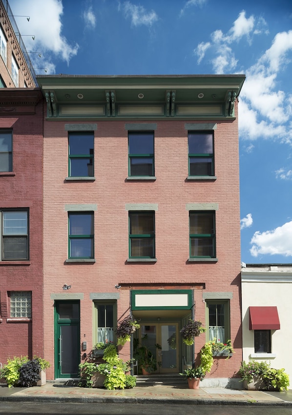 Welcome to the historic Blacksmith Building, circa 1891.