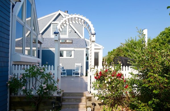 The front patio and entrance.