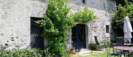 Ferme typique, restaurée, isolée, pleine nature