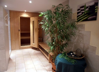 Comfortable and exclusive apartment "Clematis" with indoor pool and sauna