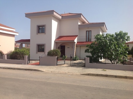 Front of House (1)