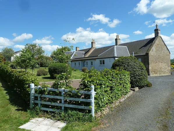 Babingtons Cottage with stunning views towards the Cheviot & Lammermuir Hills