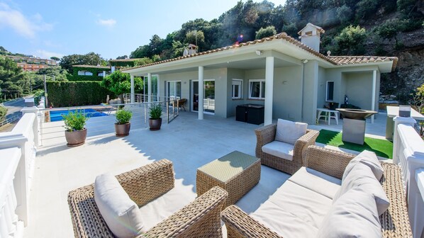 Villa Sa Riera, a short walk from the beautiful town of Begur, Costa Brava, Spain