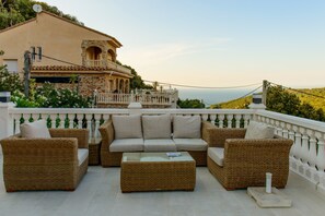 Lovely outdoor seating area, perfect for sun downers