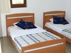 Twin bedroom