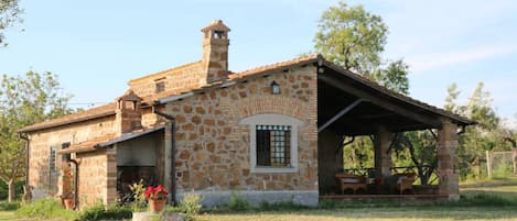 il casale/the farmhouse/la maison