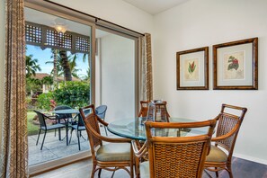 Dining Room opens to Lanai