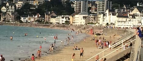 Plage à moins de 50 mètres 