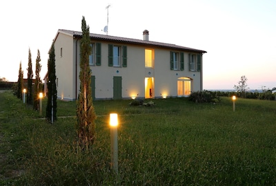 Residenza Ca 'Lunga: villa with swimming pool in the Treré vineyards 