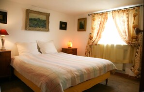 "Kutscherzimmer"
Appartement mit WC-Dusche www.gästehaus-cheval-blanc.de