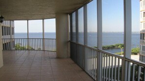 Lanai, newly furnished