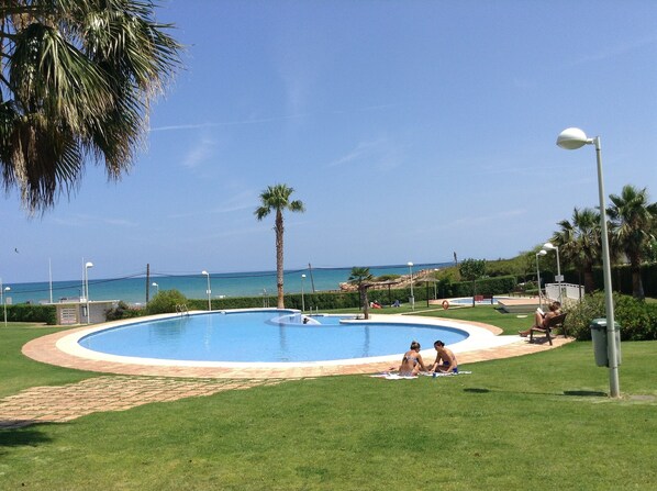 Apart 2 - sea views from patio