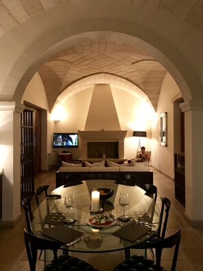 Living room + dining area 