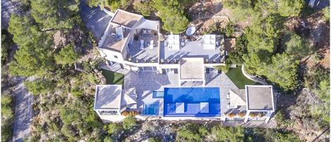 luxury secluded 3 bedroomed villa close to ibiza town 