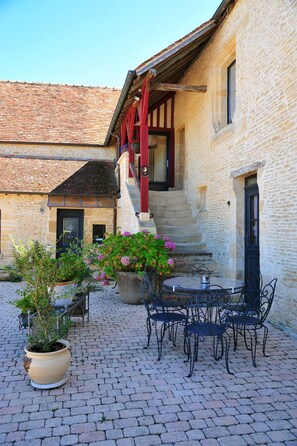 ESCALIER ET
TERRASSE POUR LE GÎTE
