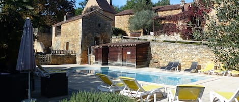 Vue d'une partie du hameau depuis la piscine