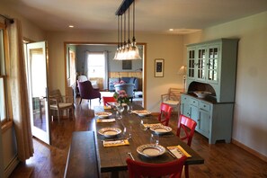 perspective dining room to LR (1)
