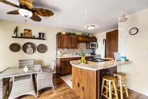 Dining Area & Kitchen