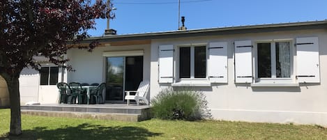 jardin ,vu sur la terrasse
