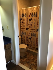 Lincoln, NH Townhouse With Loon Mountain Views - Connected To Loon Mtn Shuttle