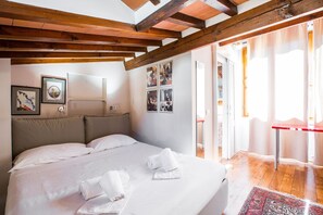 The king bed (170 cm)