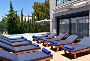 RELAX