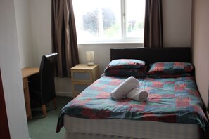 All rooms are en-suite & have double beds, wardrobes, side drawers, desk & chair