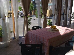 Outdoor dining