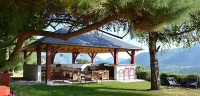 Charming property with an excellent view of the Pyrenees!