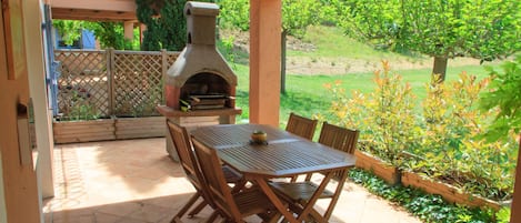 Terrace and summer kitchen