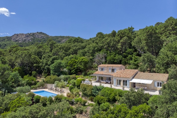 The villa is in a secluded position yet only 7 mins walk to the village