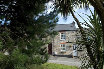 Sorgente Contemporary Cornish Holiday Cottage