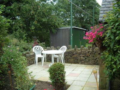 ONE BEDROOM PEAK DISTRICT COTTAGE 2MINS WALK TO PEAK FOREST CANAL