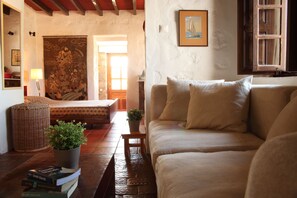 Bedroom 1, includes en suite bathroom, 1 double bed, 1 convertable couch