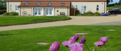 Welcome to Laura's Loft at Greetham Retreat a superb apartment just for couples