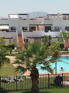 Holiday Apartment With Shared Pool And Jack Nicklaus Signature Golf nearby