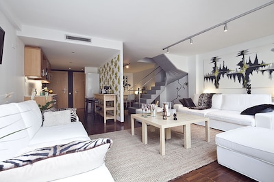 Apartment Barcelona Rentals -Duplex with garden & swimming pool for up to 10 pax