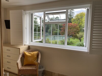 Lavender Cottage 5* family & wheelchair friendly, tennis court beautiful grounds