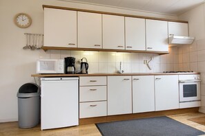 Küche und Zimmer.