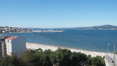 Apartamento con espectaculares vistas al mar y dos amplias terrazas amuebladas. 