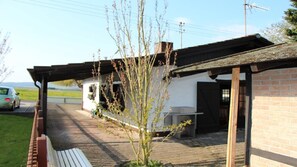 Carport und Stellplatz